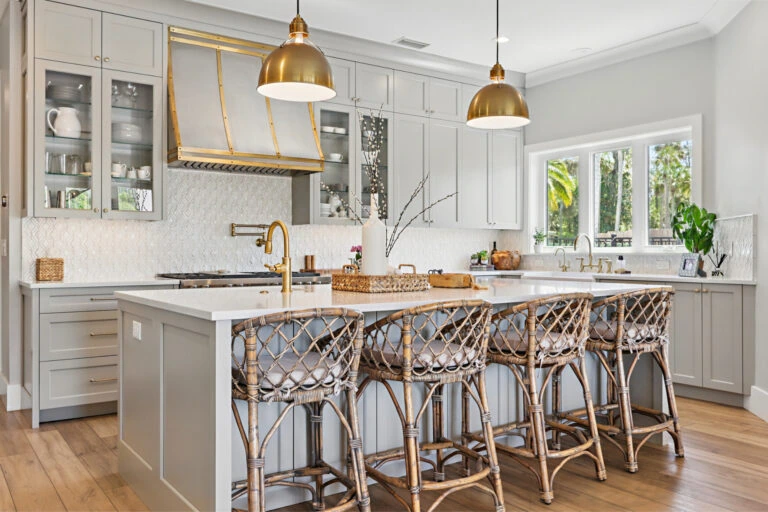 questions to ask a custom home builder, CUSTOM KITCHEN WITH ISLAND